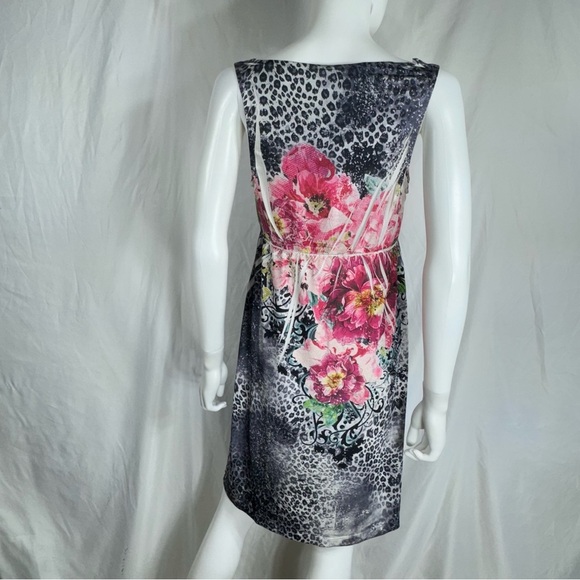 Kiara Sleeveless V-Neck Leopard Print & Floral Dress - Picture 3 of 6